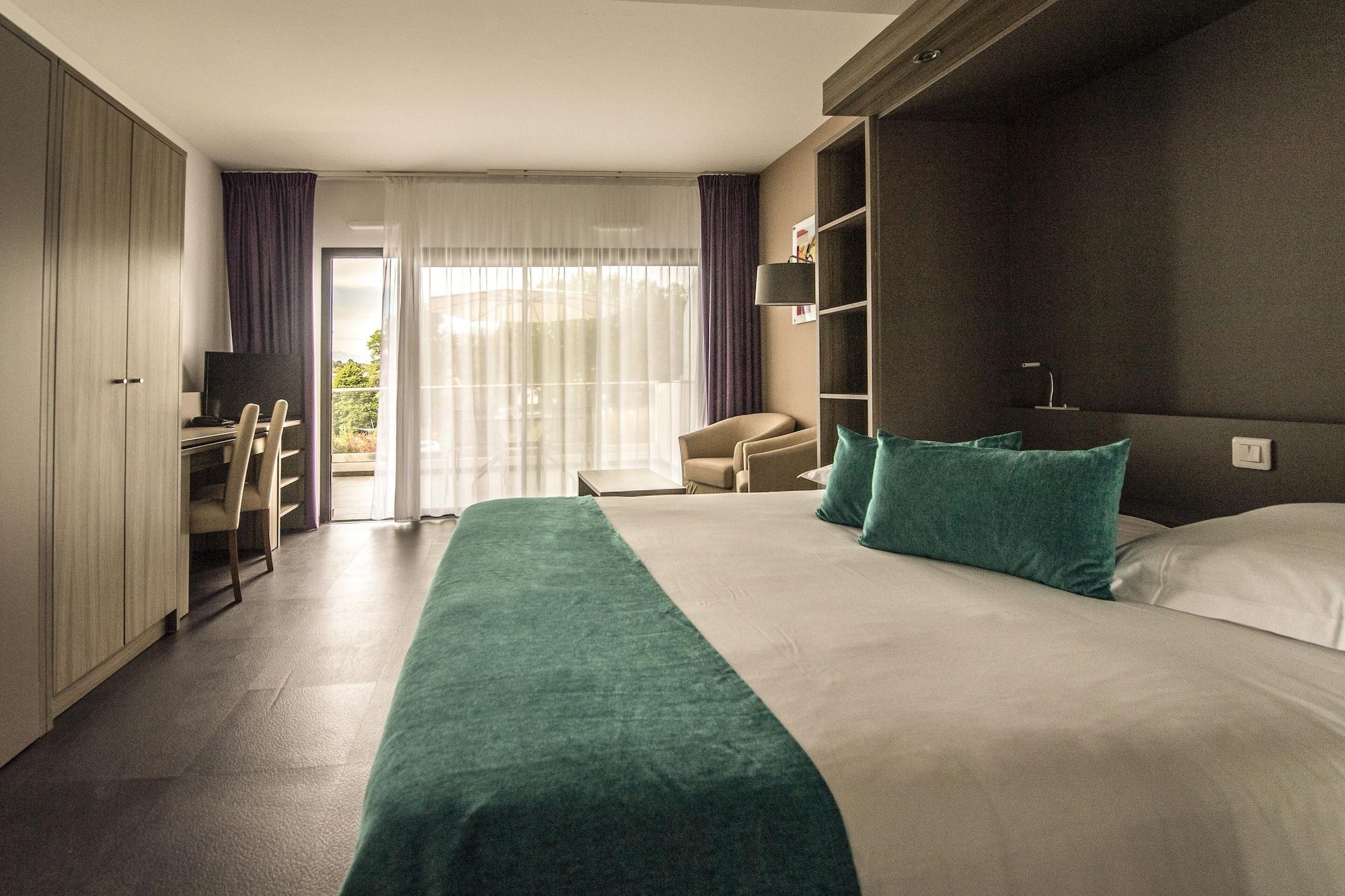 Porticcio Aparthotel 4*
